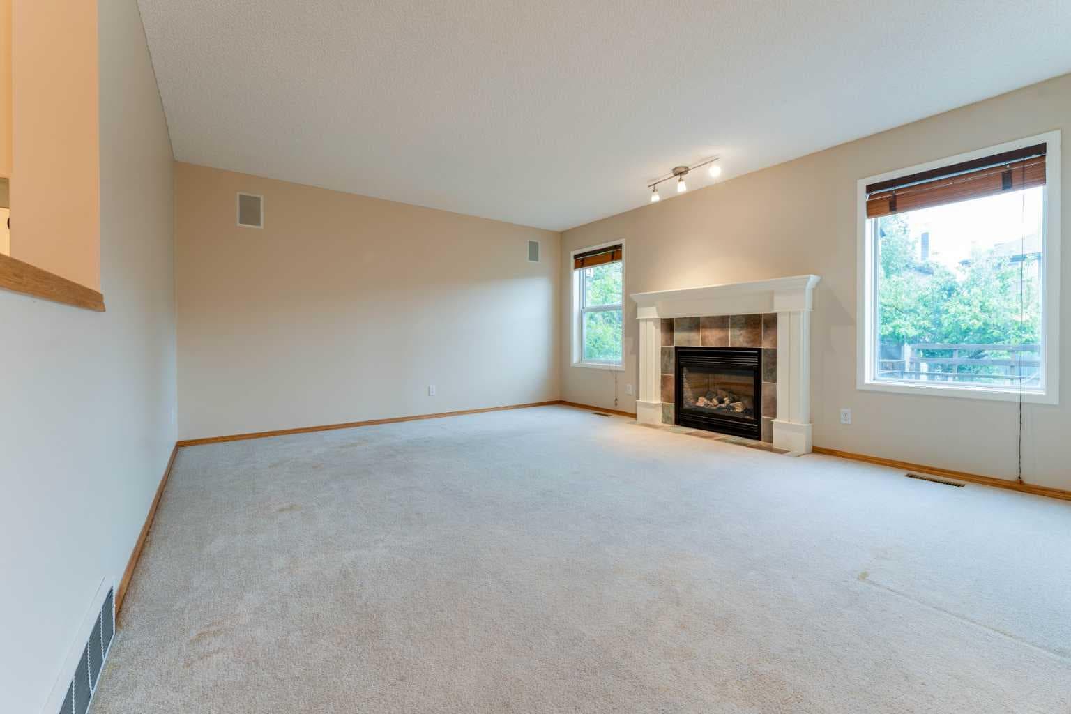 125 Bridlewood Court SW — photo 2