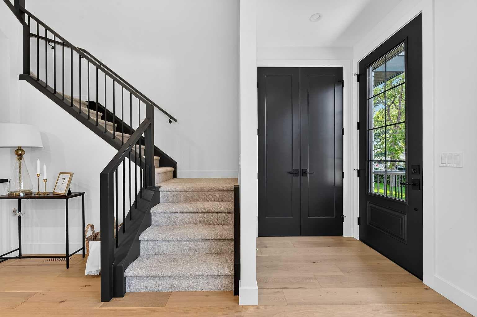 605 29 Avenue NW — photo 4