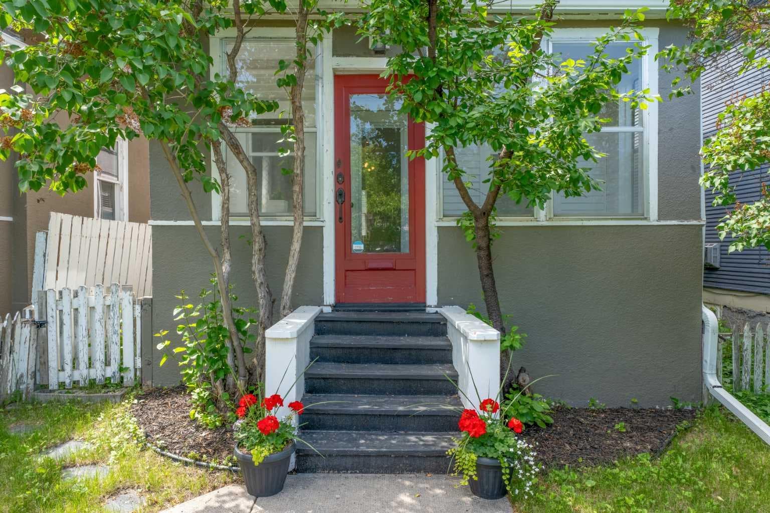 213 7A Street NE — photo 4