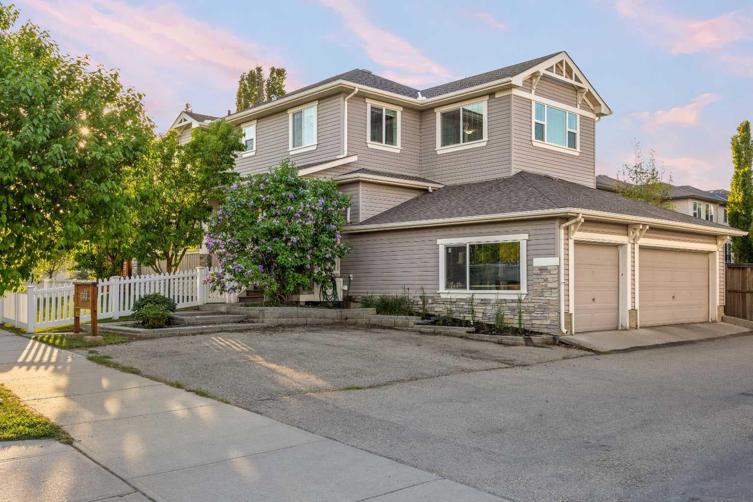 318 Coopers Drive SW — photo 1