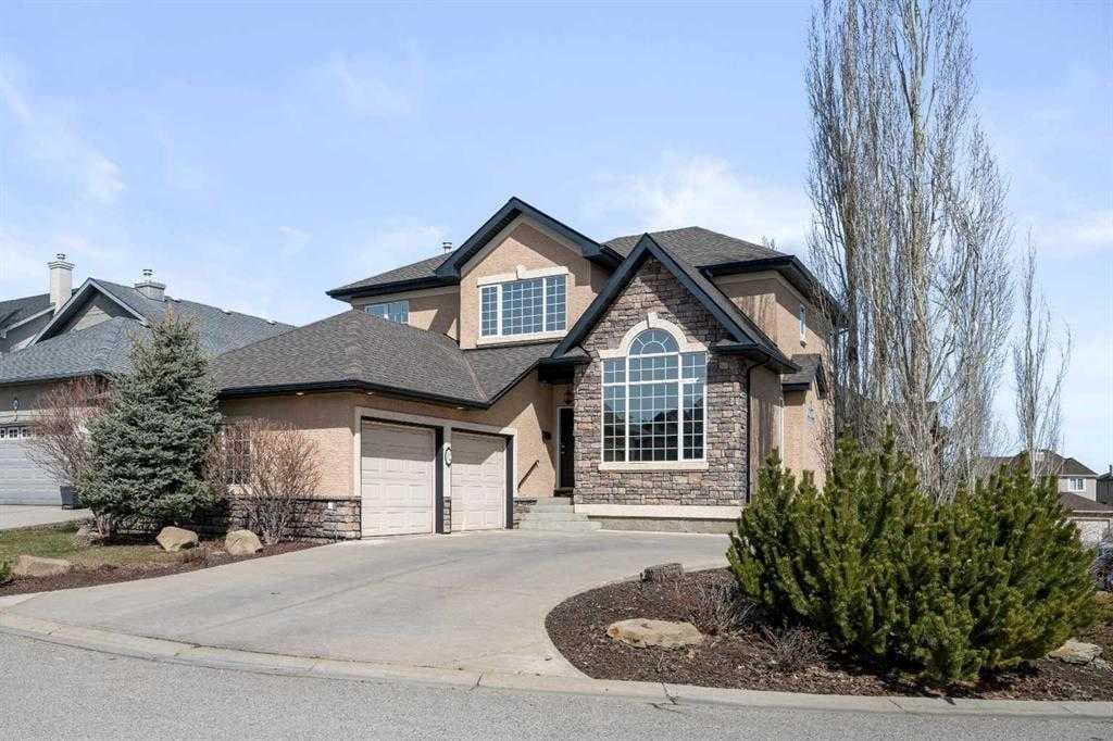 32 Evercreek Bluffs Crescent SW — photo 1
