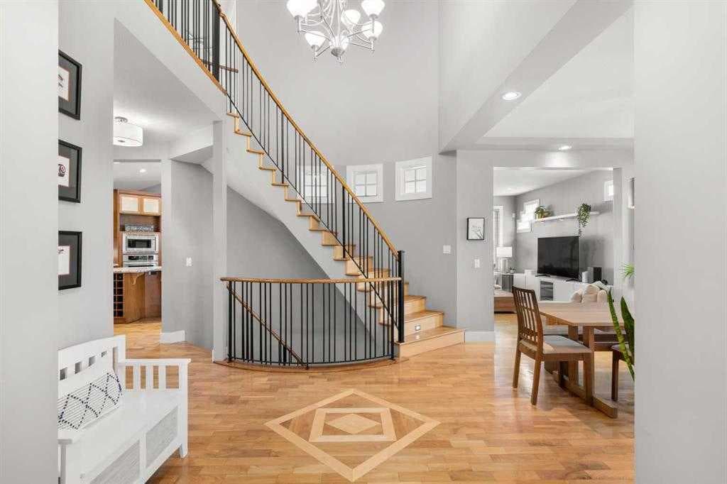 32 Evercreek Bluffs Crescent SW — photo 3