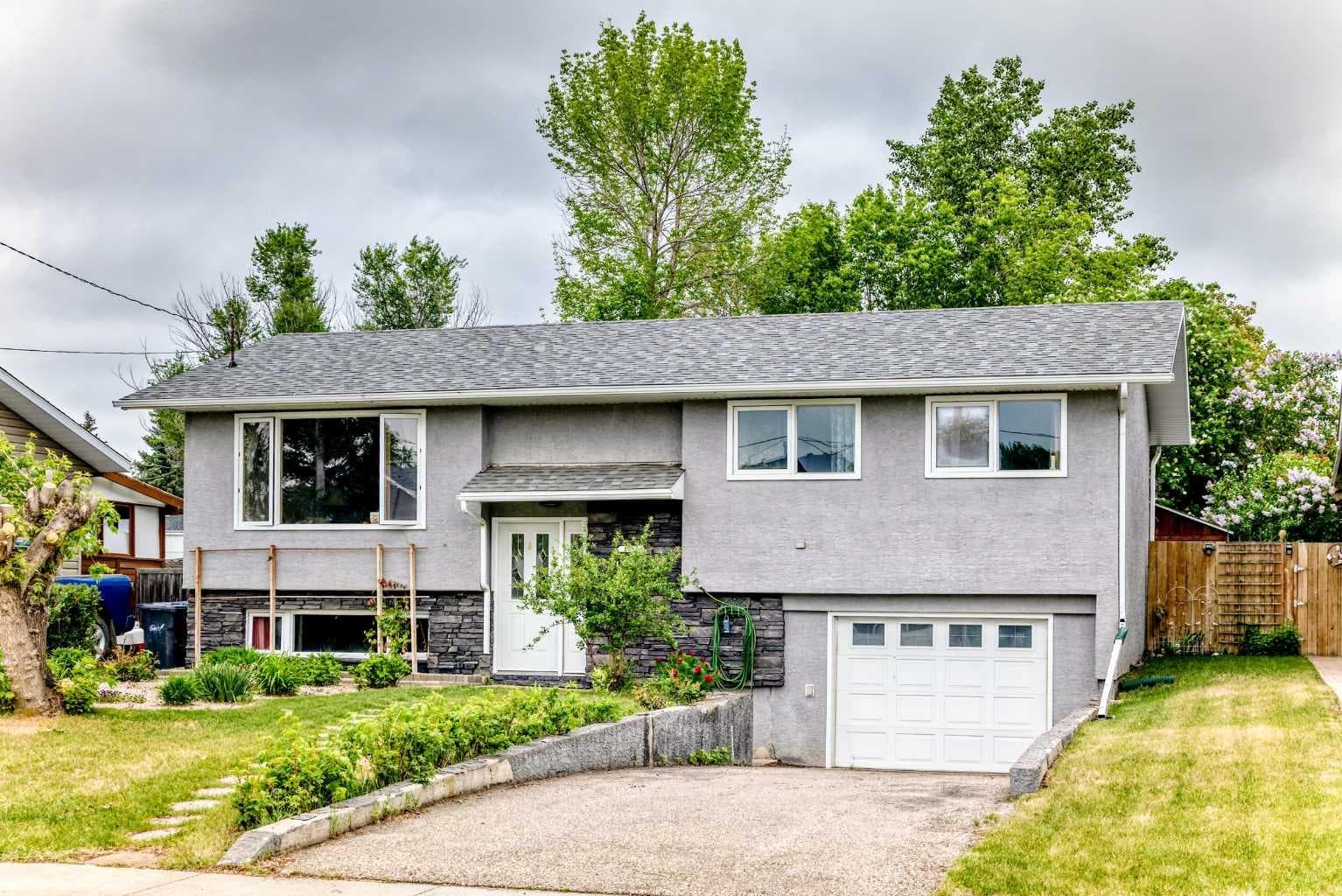 Detached in Hawkridge Estates