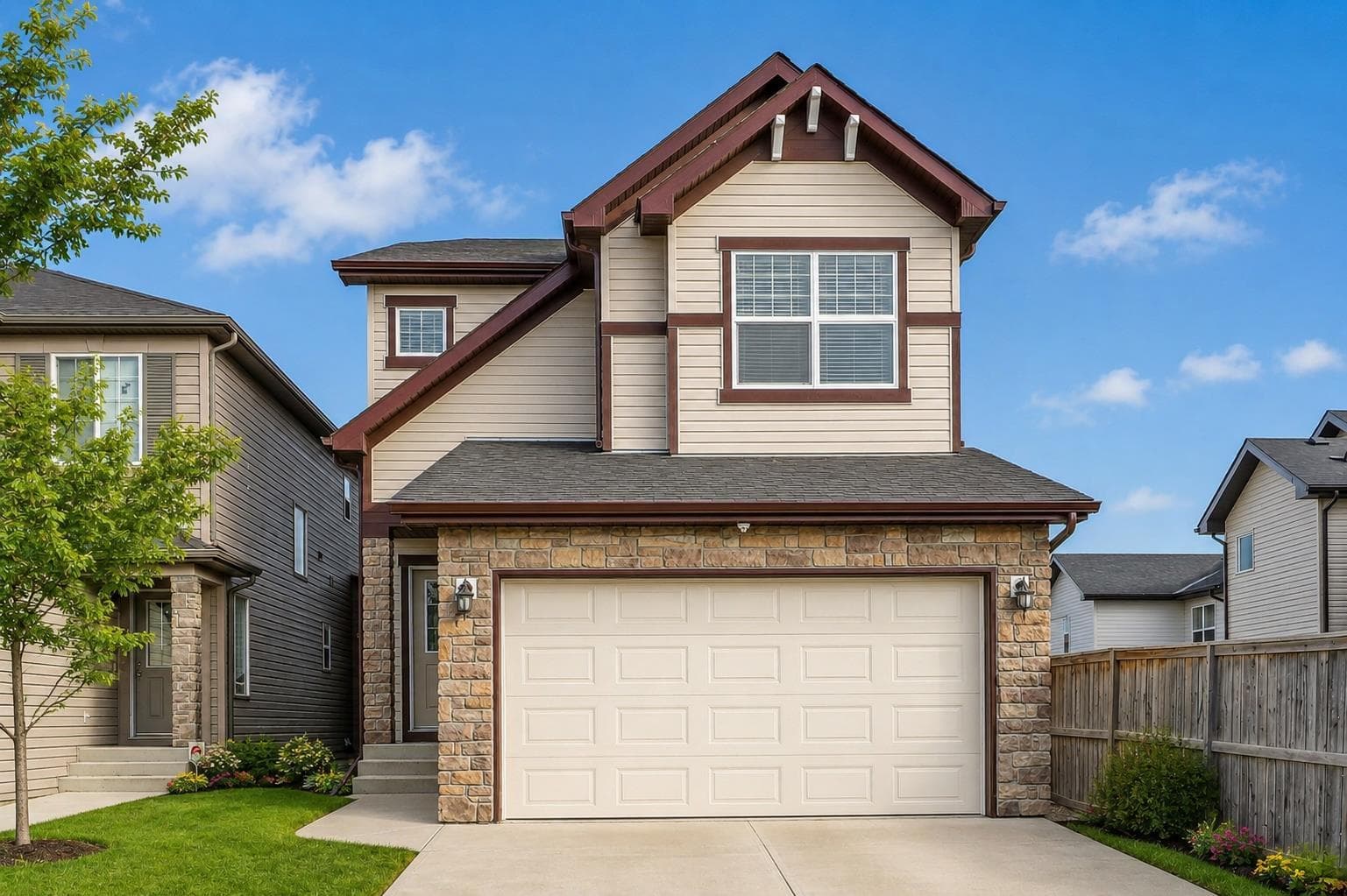102 Kincora Glen Mews NW — photo 1
