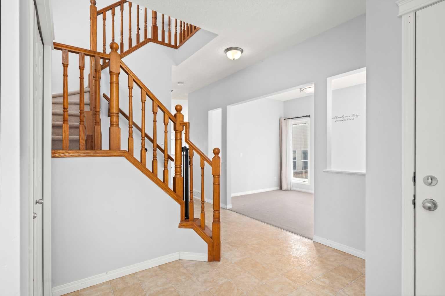 102 Kincora Glen Mews NW — photo 4