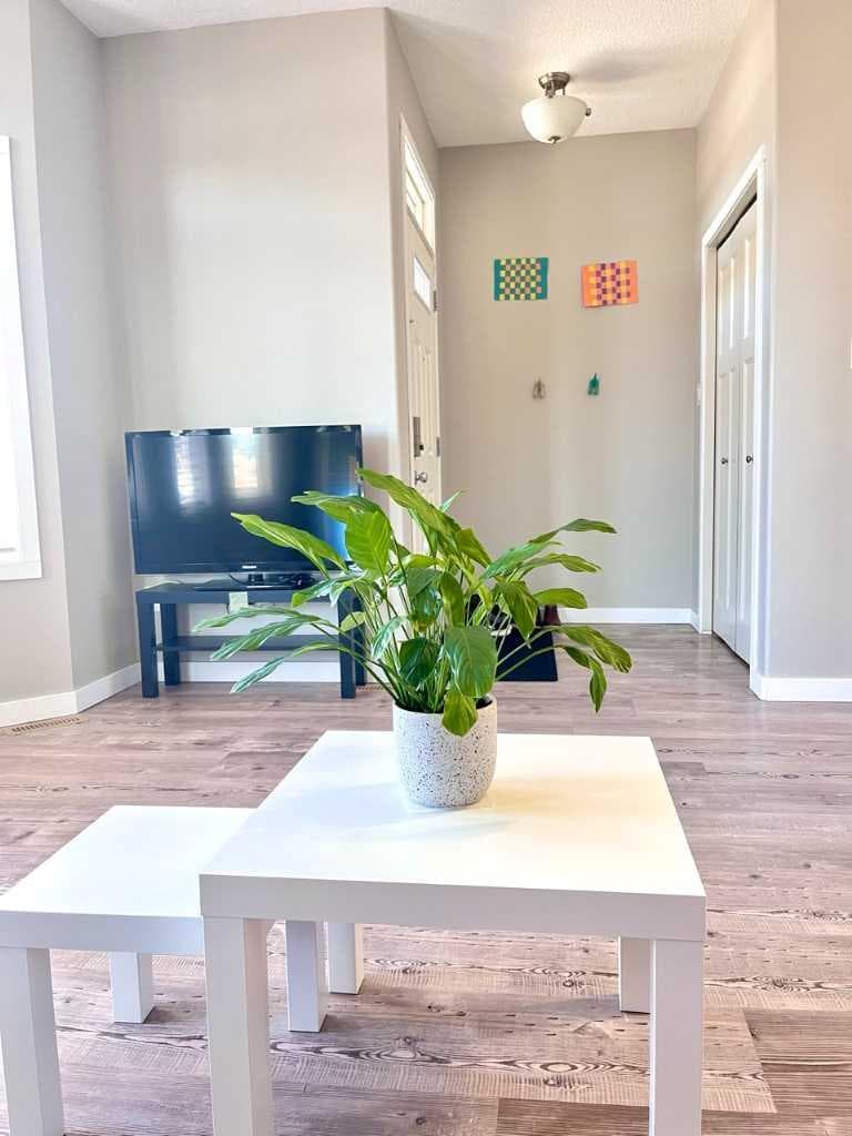 146 Silkstone Road W — photo 4