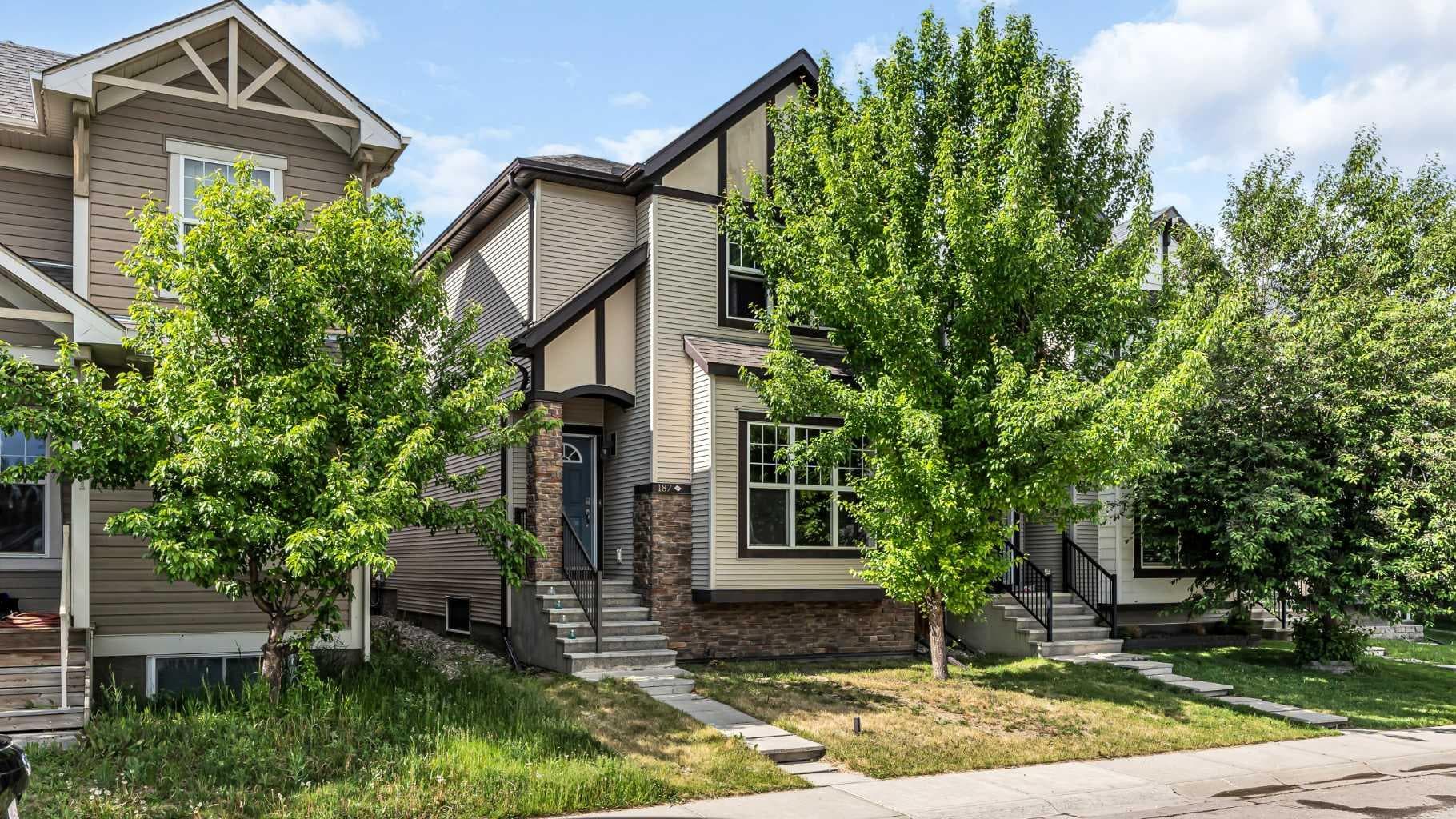 187 Cranford Close SE — photo 1