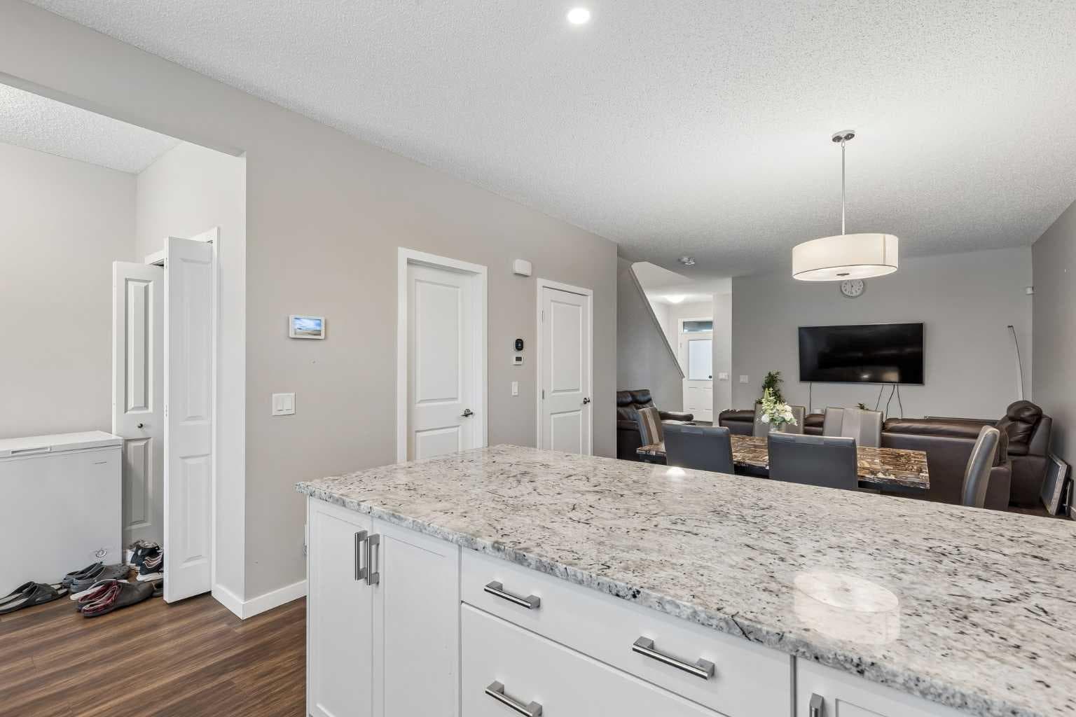 291 Magnolia Square SE — photo 4