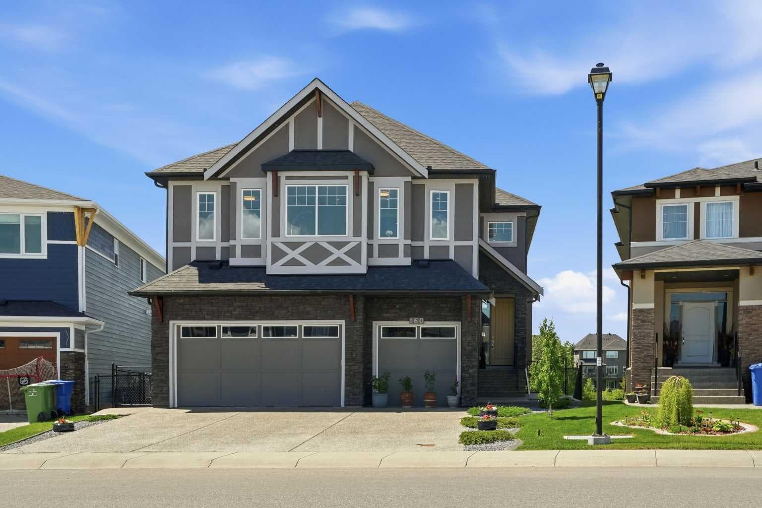160 Kinniburgh Loop — photo 1