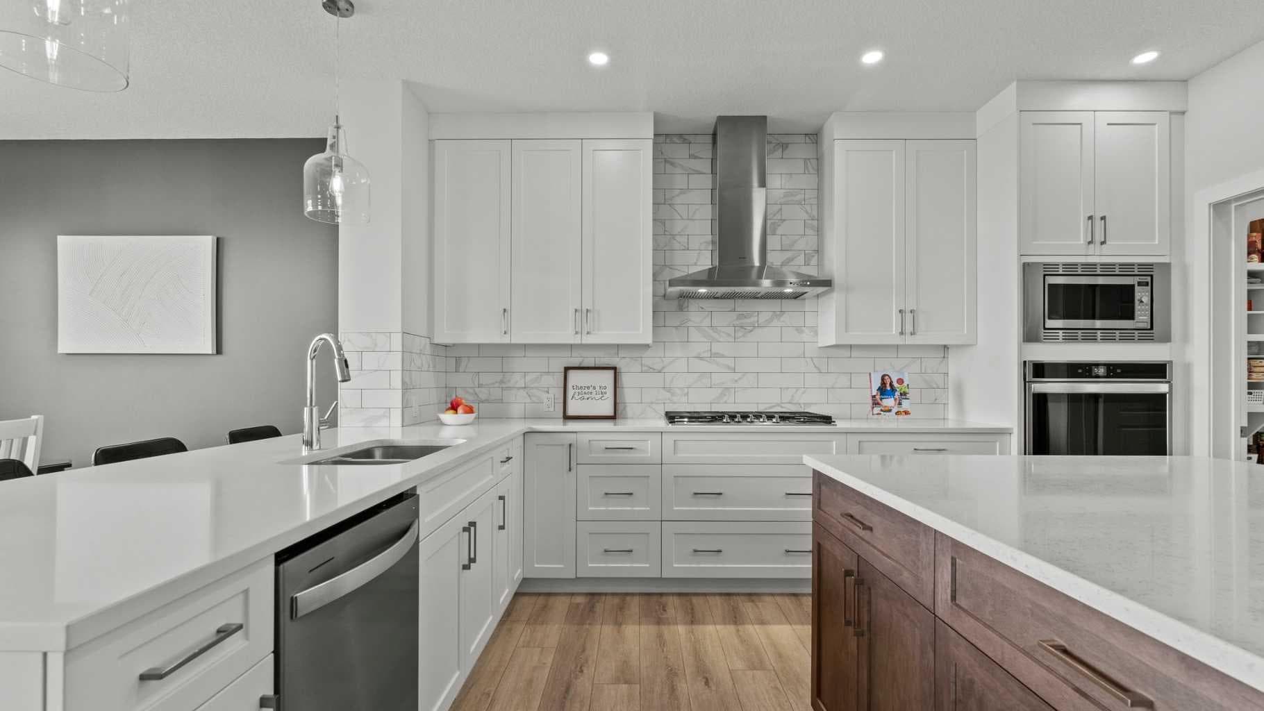 152 Threepoint Cove — photo 3