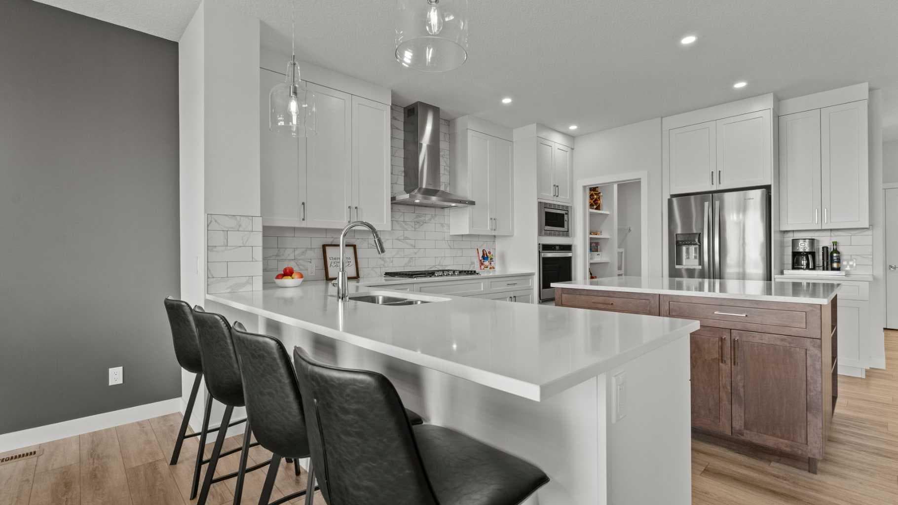 152 Threepoint Cove — photo 5
