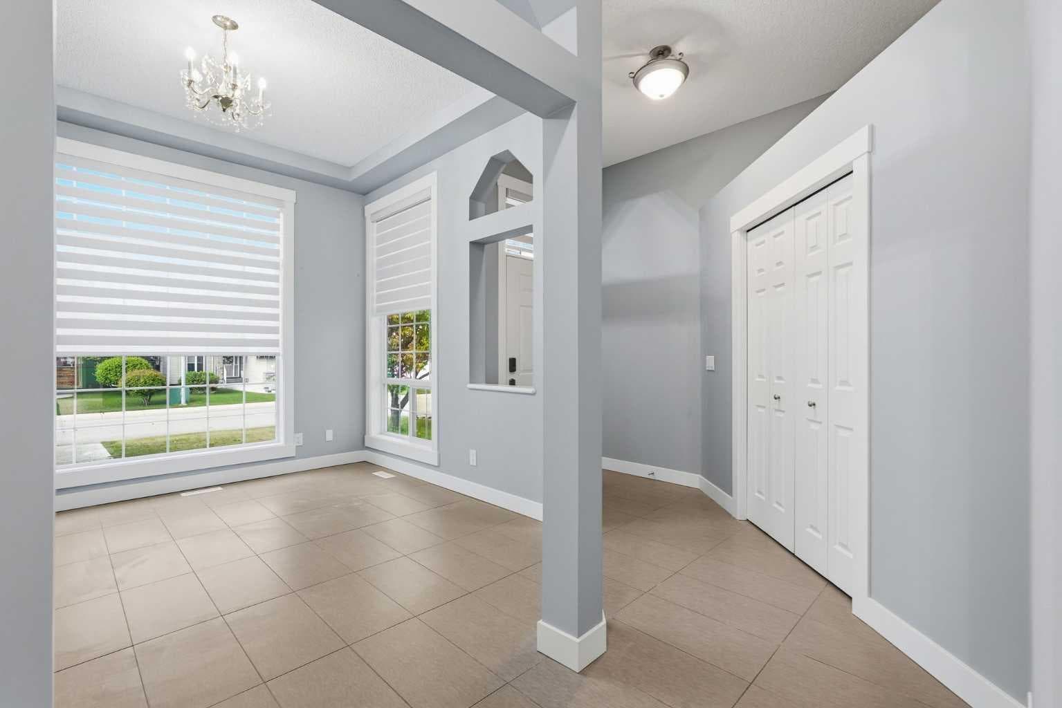 209 Oakmere Close — photo 3