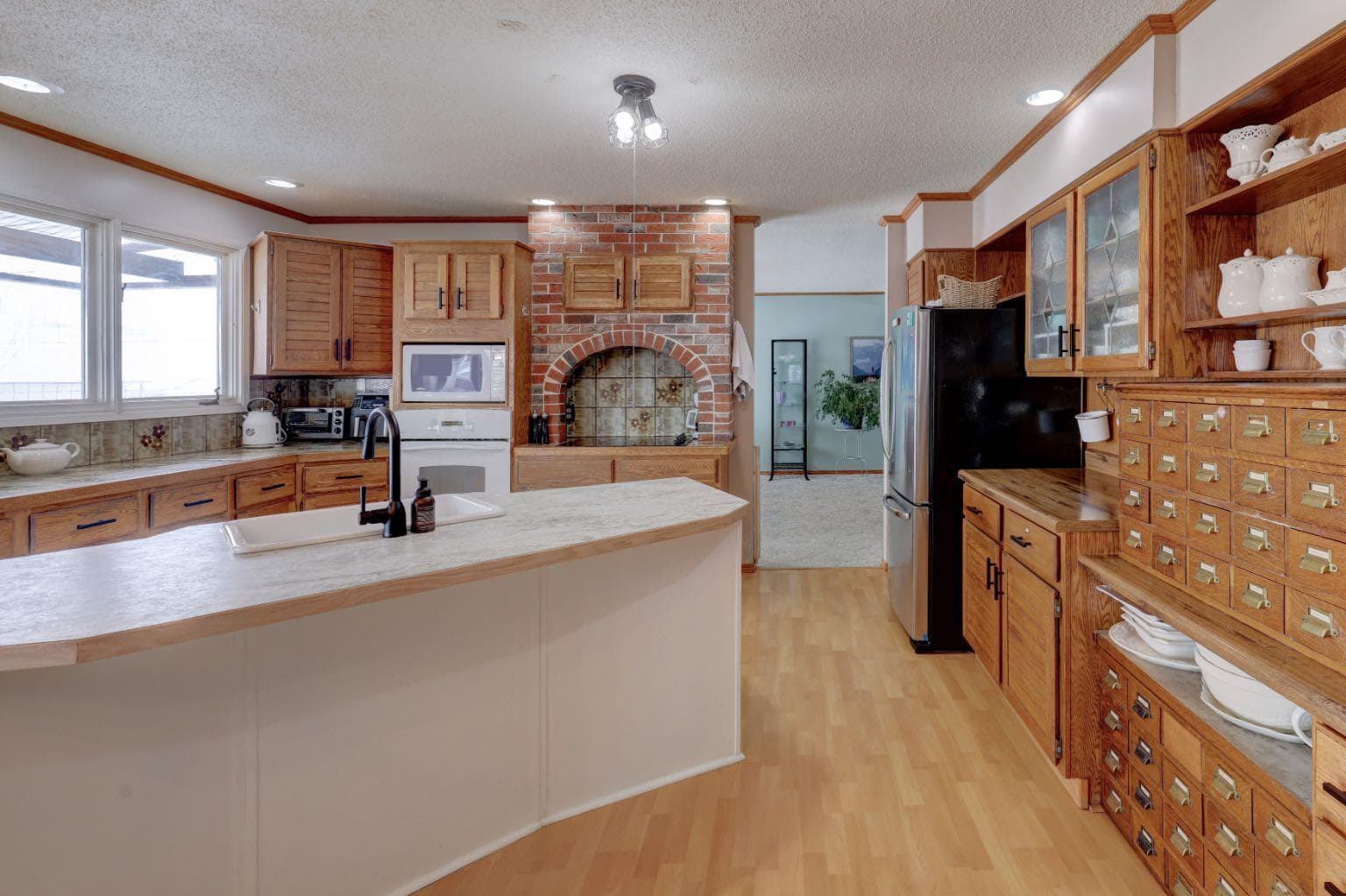710 Bankview Close — photo 4