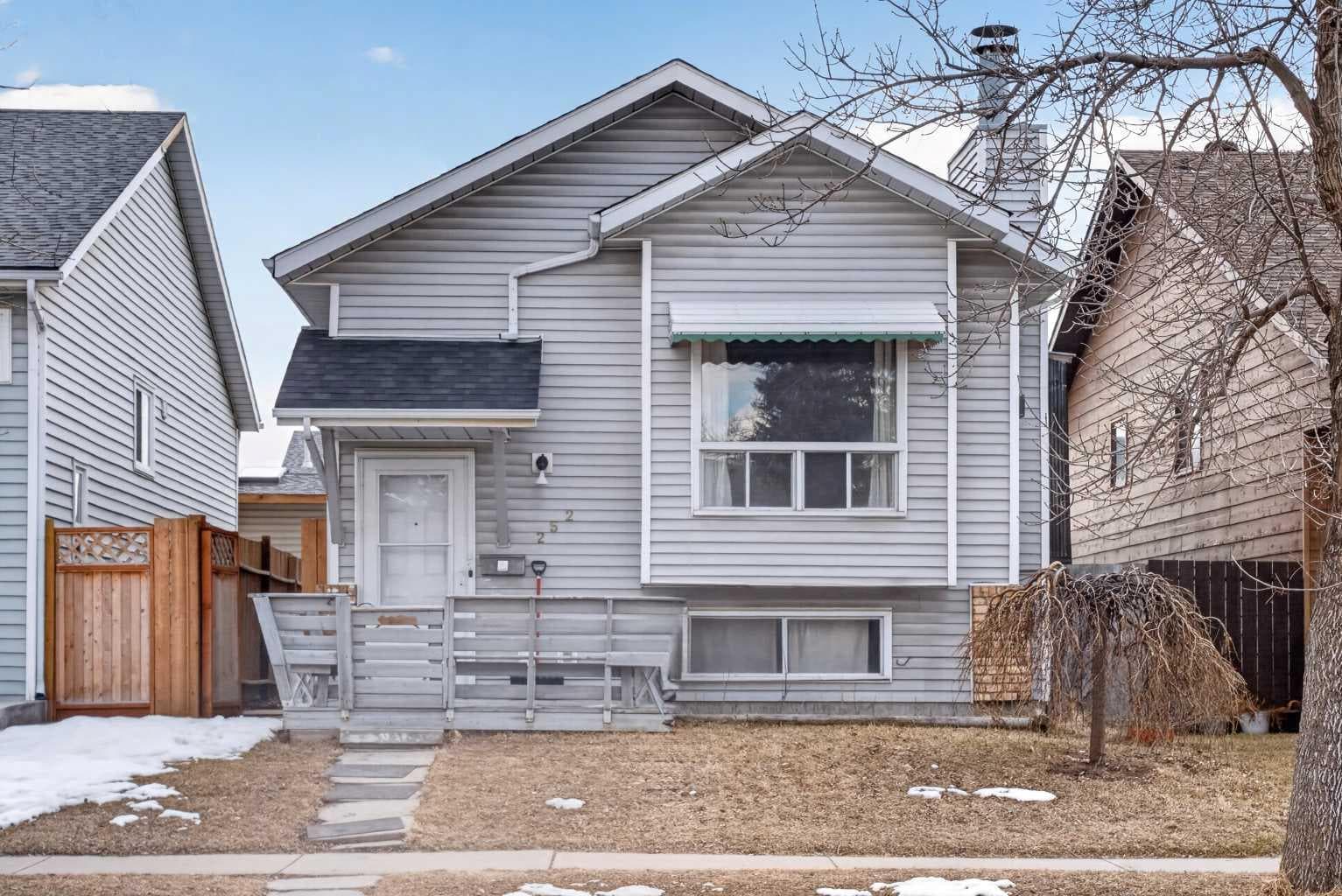 Detached in Erin Woods