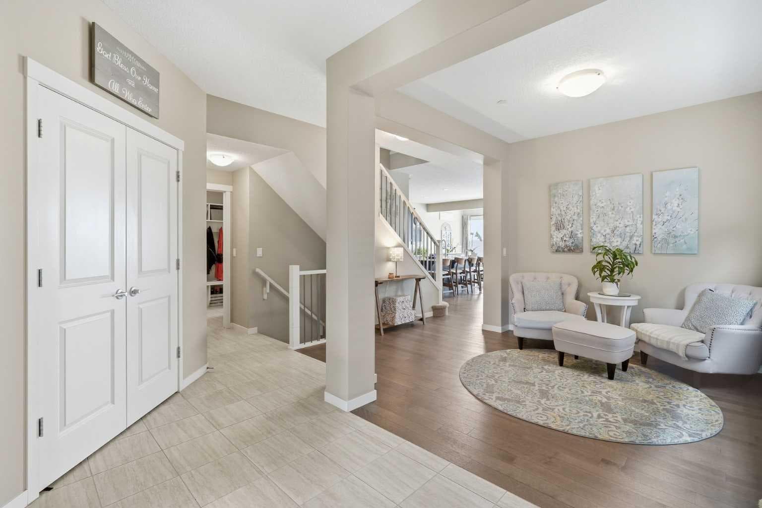 186 Howse Rise NE — photo 4