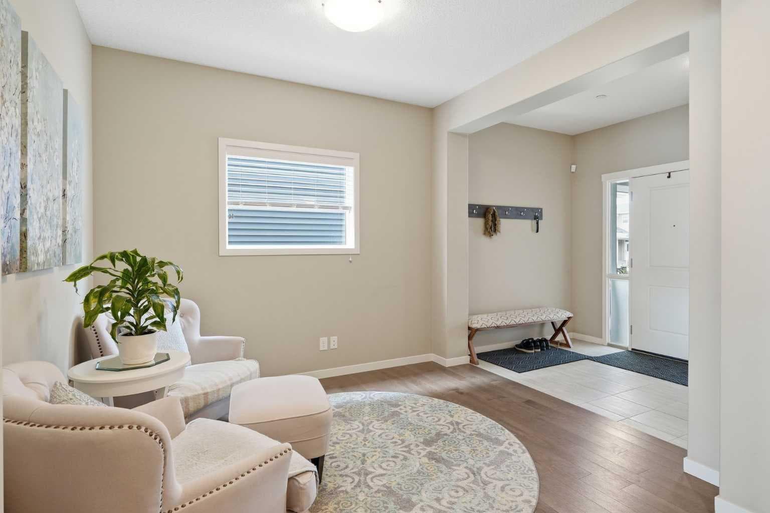 186 Howse Rise NE — photo 5