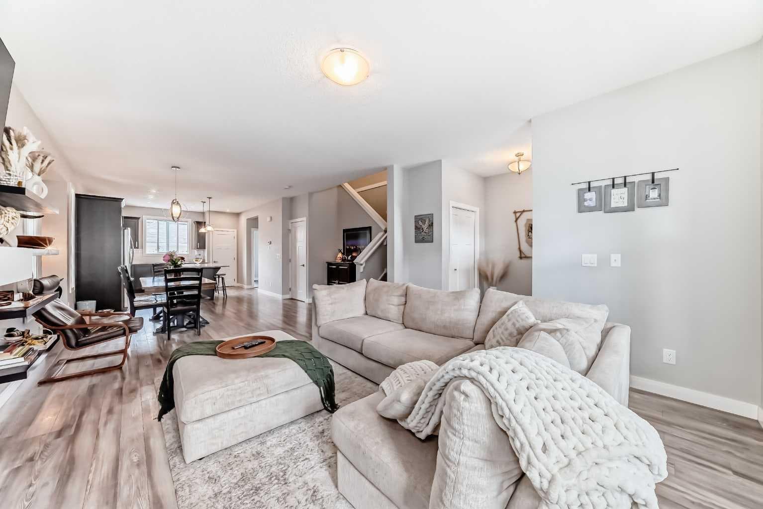 246 Cooperswood Green SW — photo 5