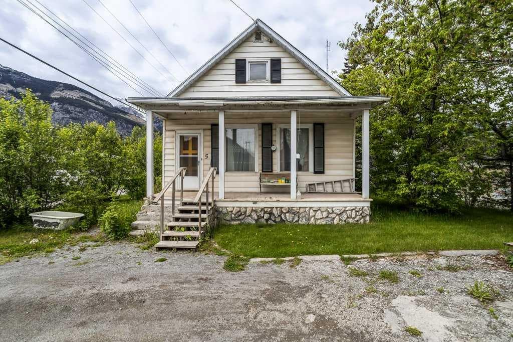 5 Mt. Laurie Road — photo 1