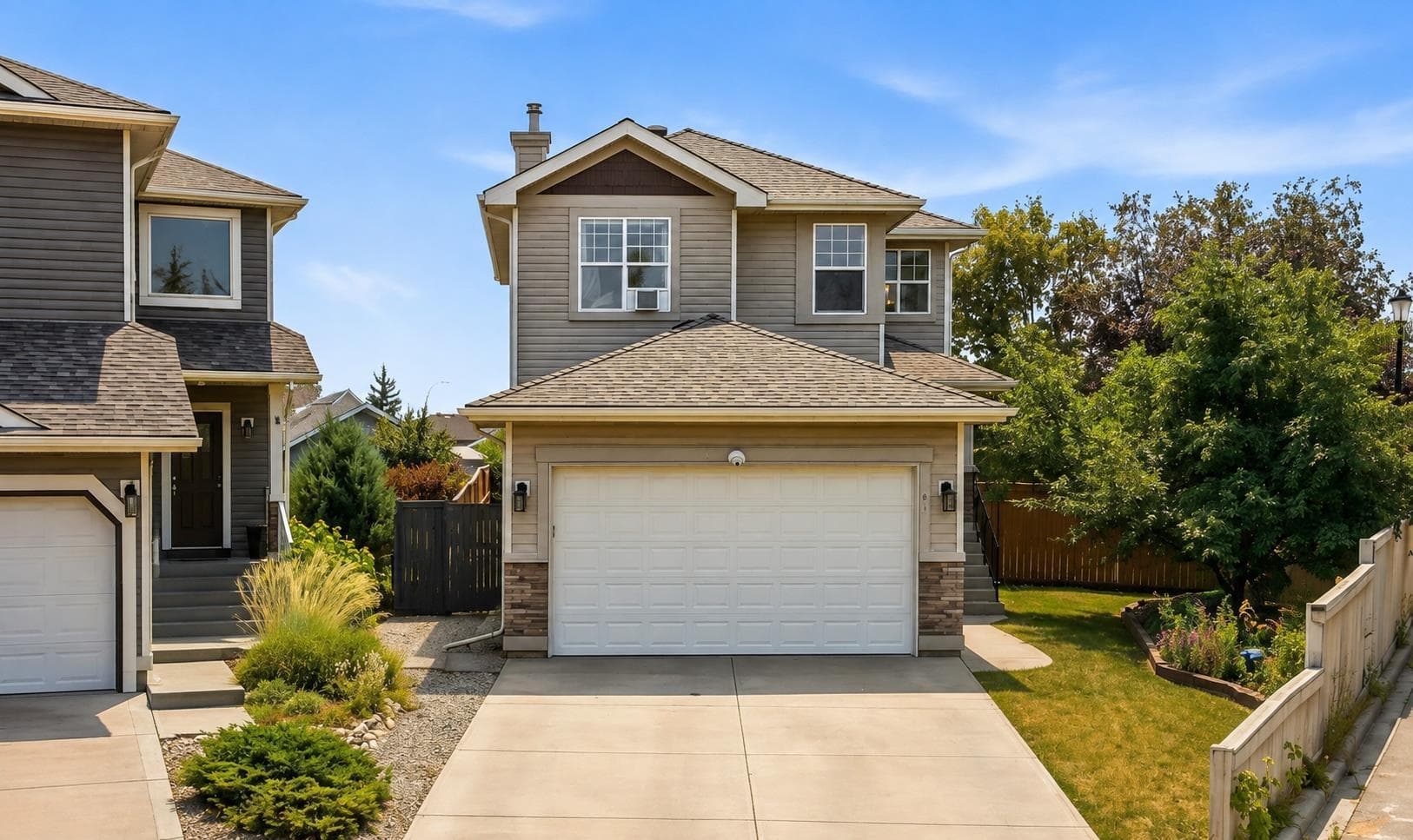 91 Bridleridge Crescent SW — photo 3