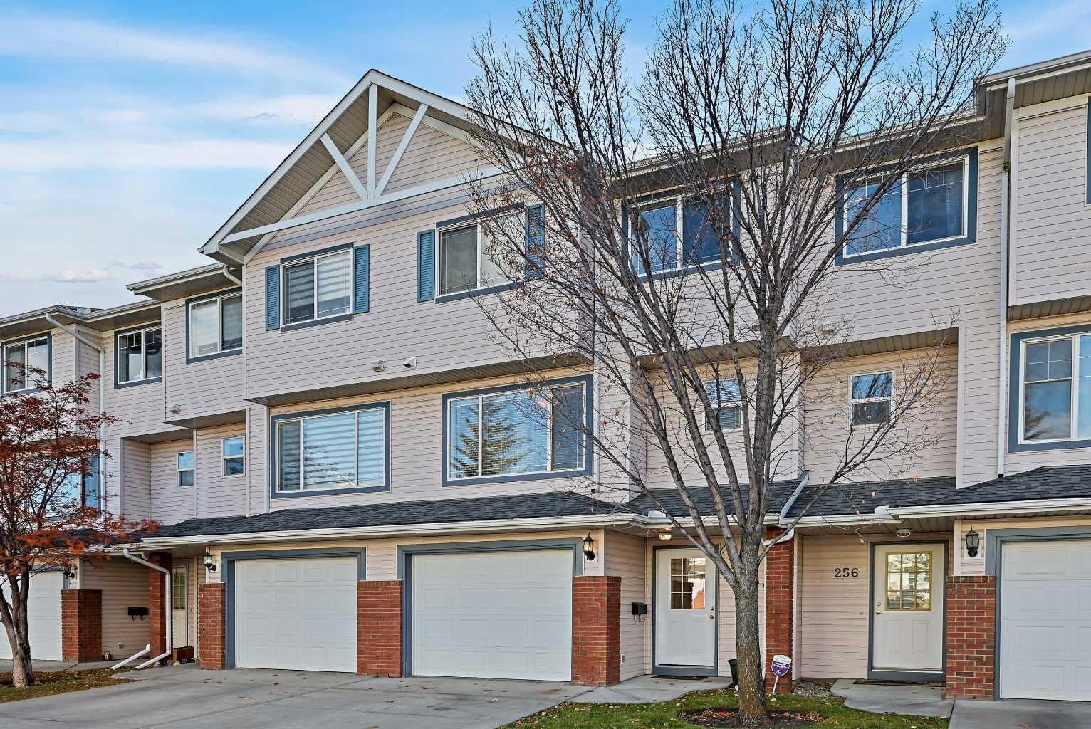 258 Rocky Ridge Court NW — photo 1