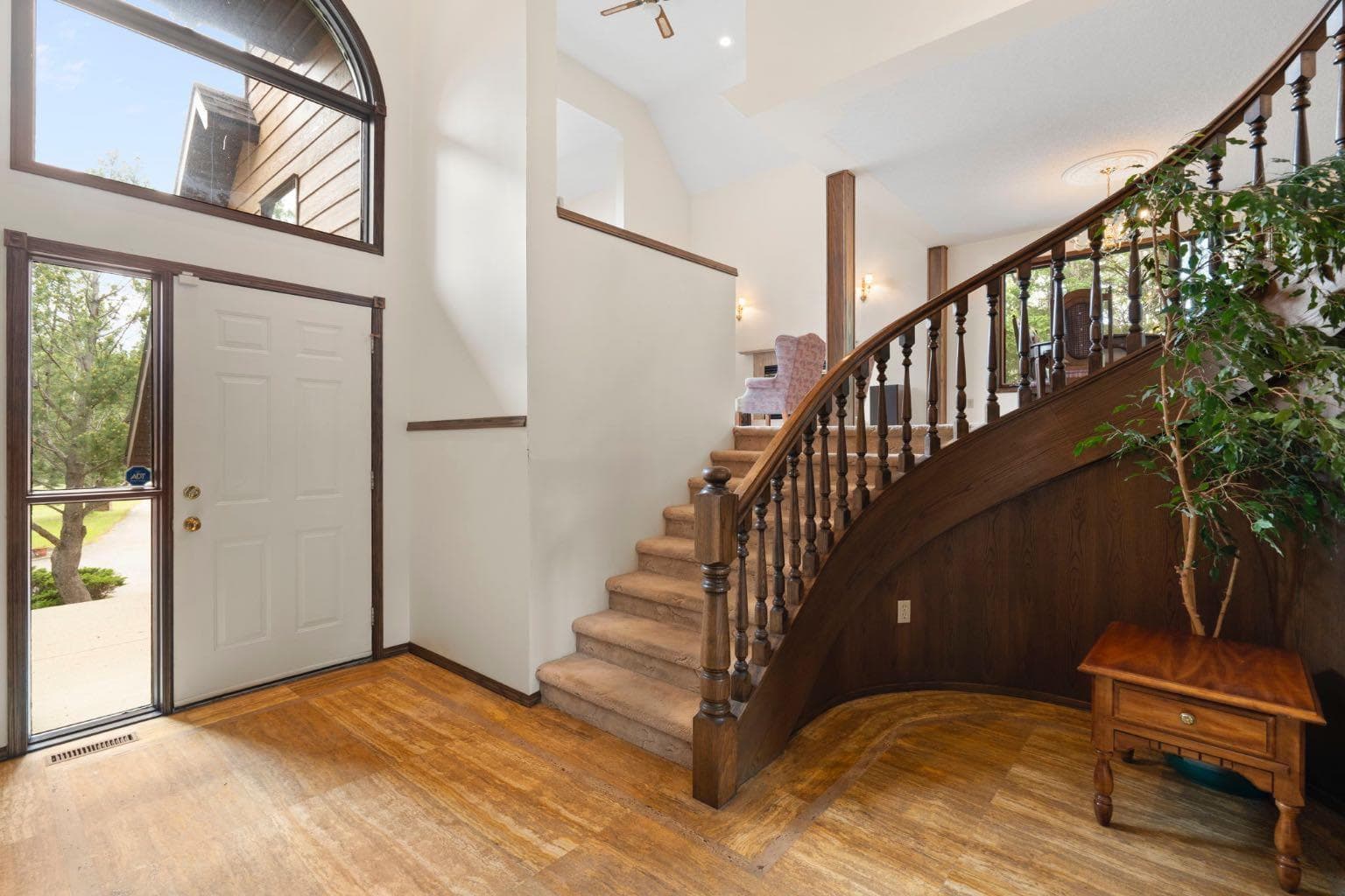 39 Bearspaw Ridge Crescent — photo 4