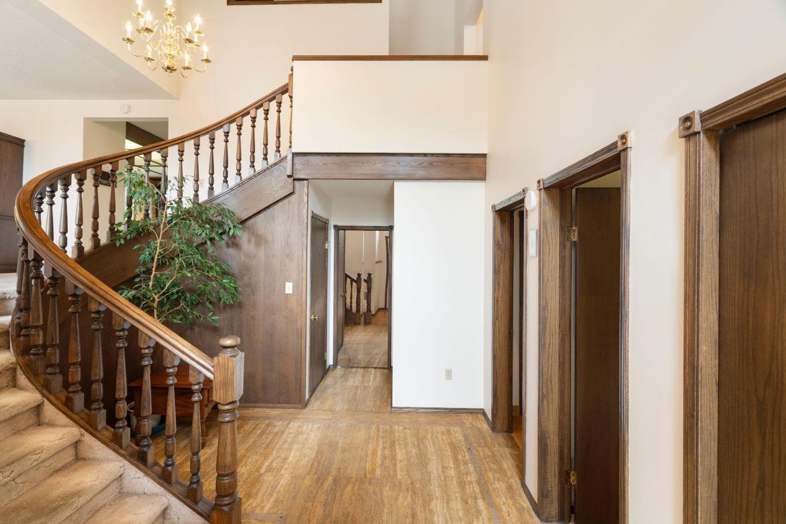 39 Bearspaw Ridge Crescent — photo 5