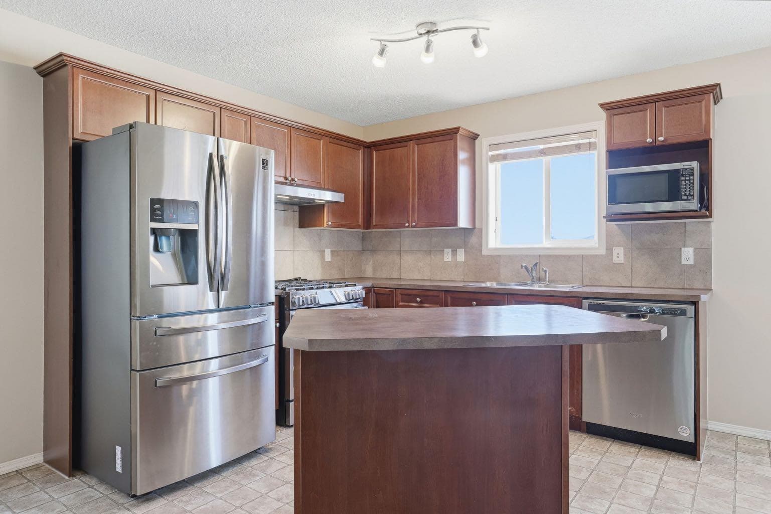 260 Covemeadow Road NE — photo 1