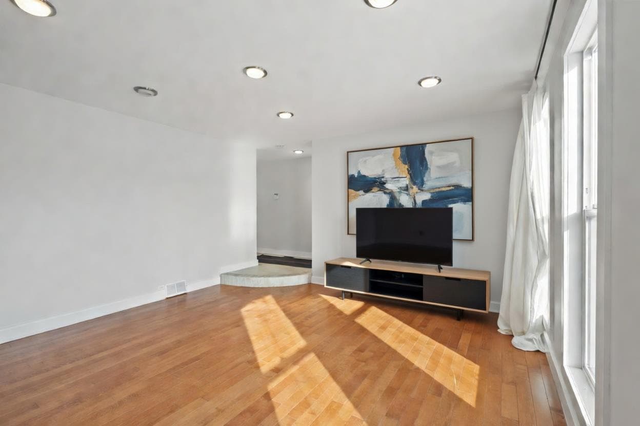 208 Woodpark Place SW — photo 4