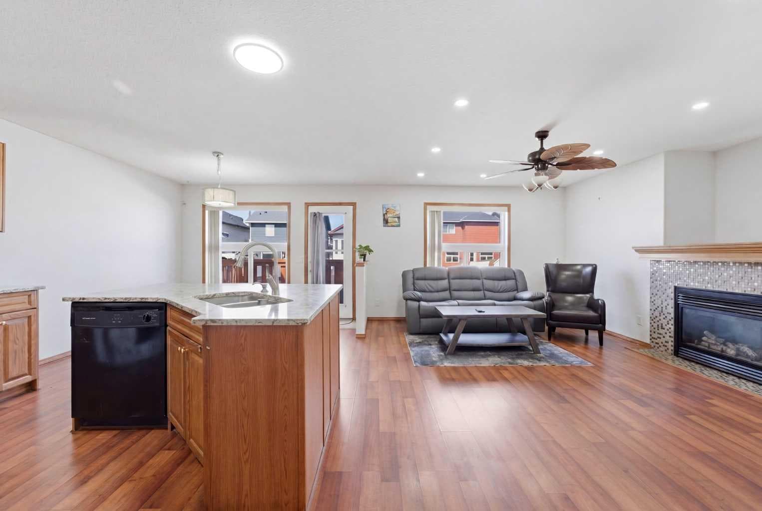 139 Saddlehorn Close NE — photo 5