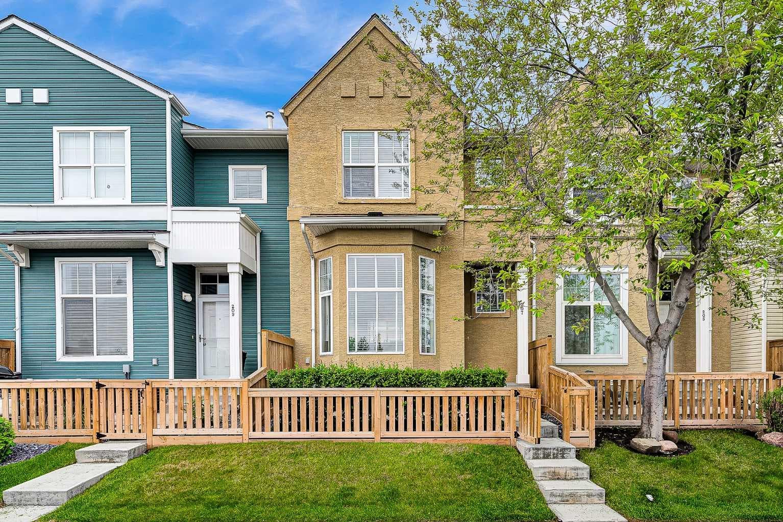 207 Mckenzie Towne Gate SE — photo 1