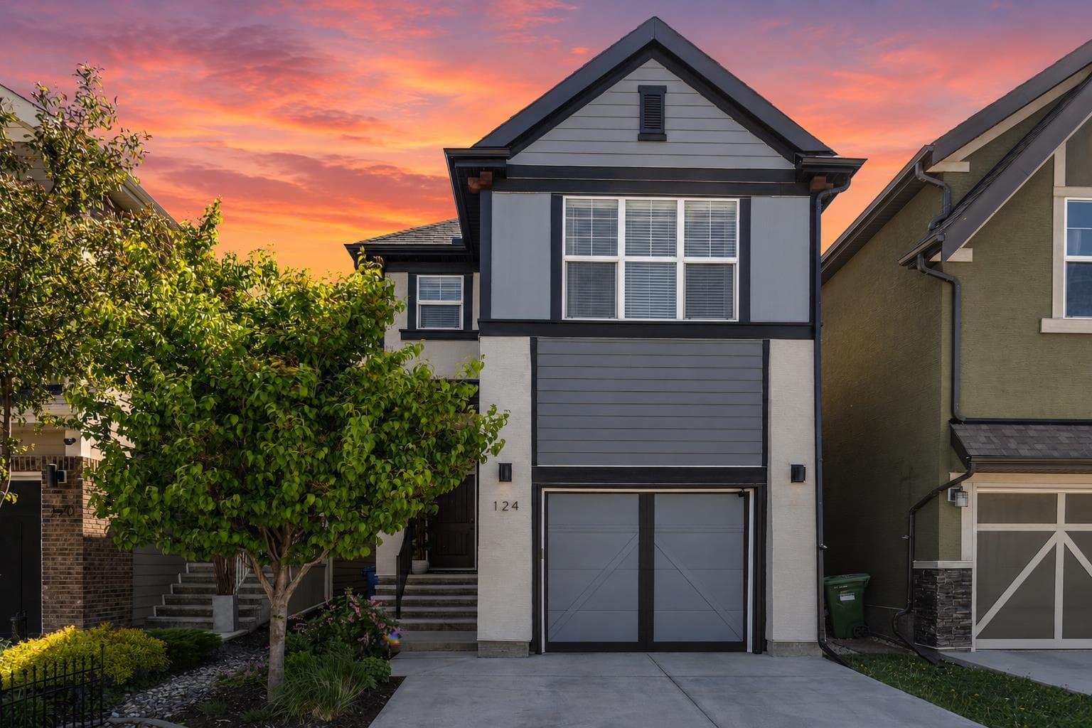124 Masters Crescent SE — photo 1