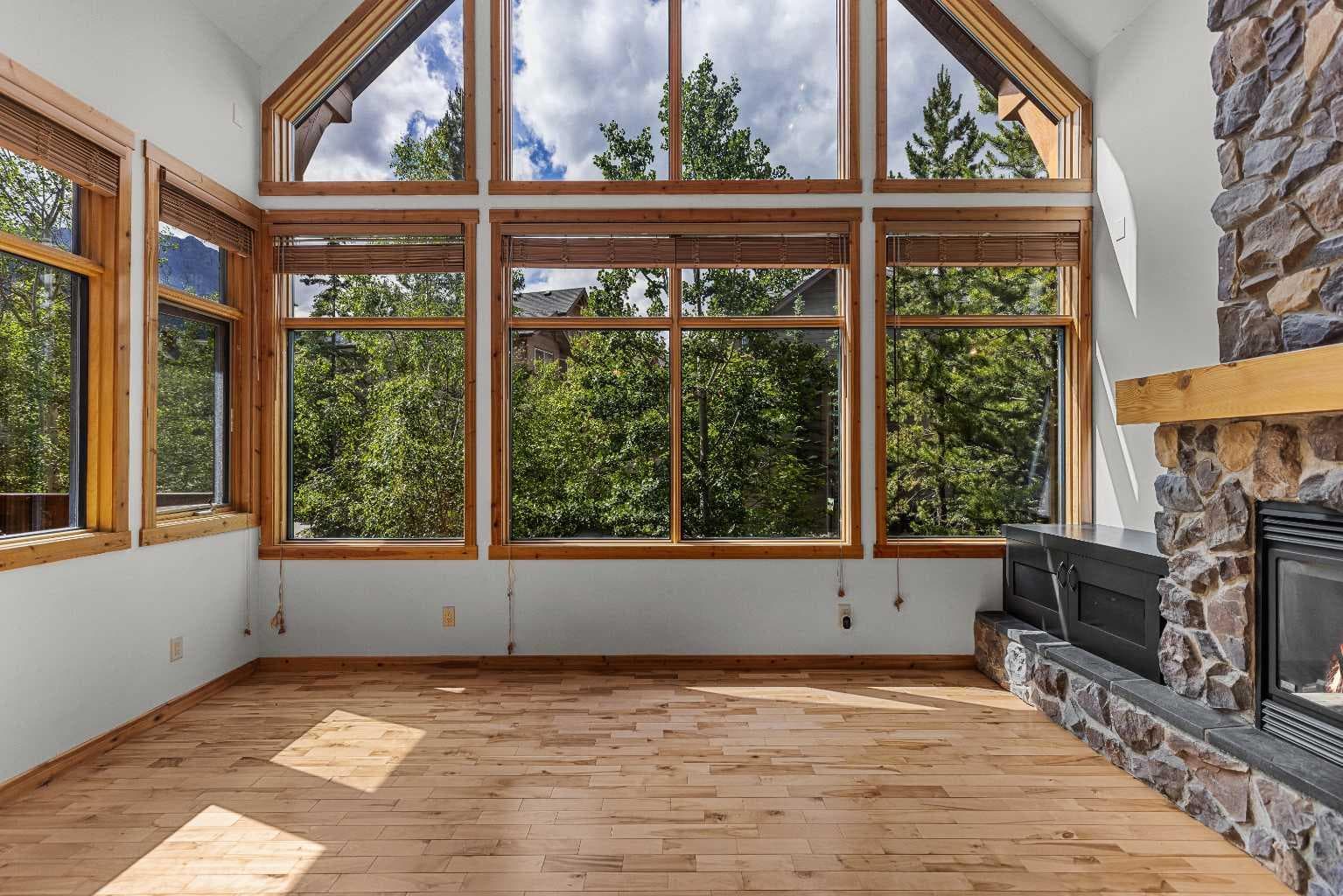 Row/Townhouse in Three Sisters