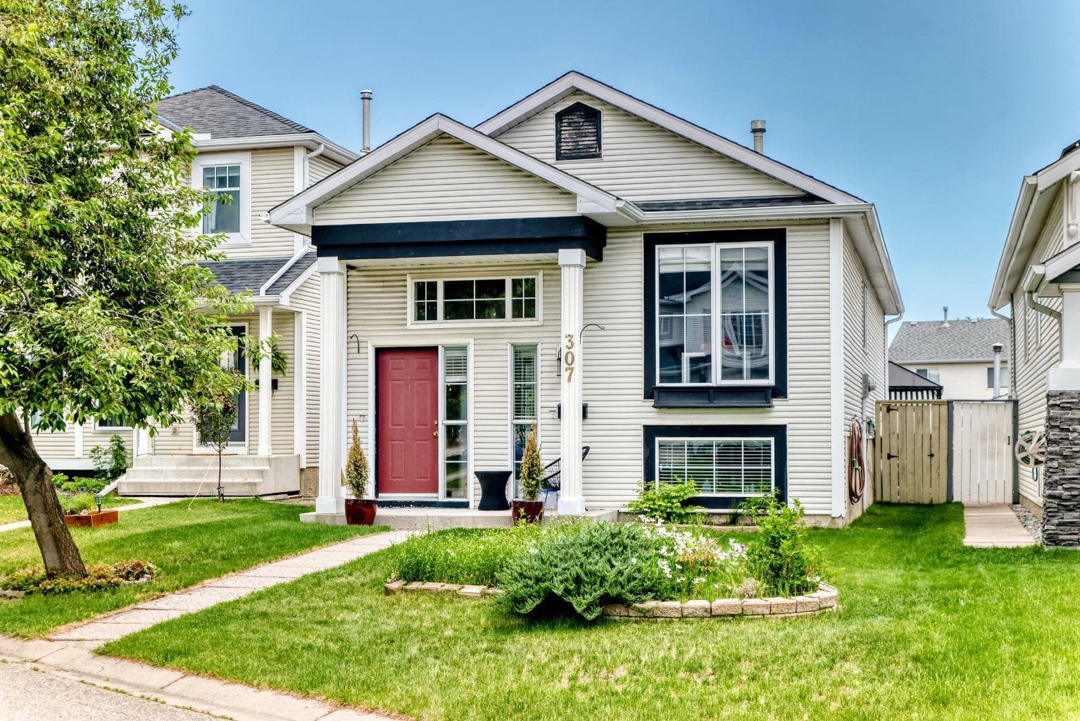 307 Mt Lorette Place SE — photo 1