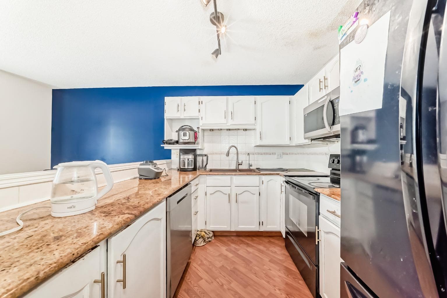 325 Mt Douglas Manor SE — photo 4
