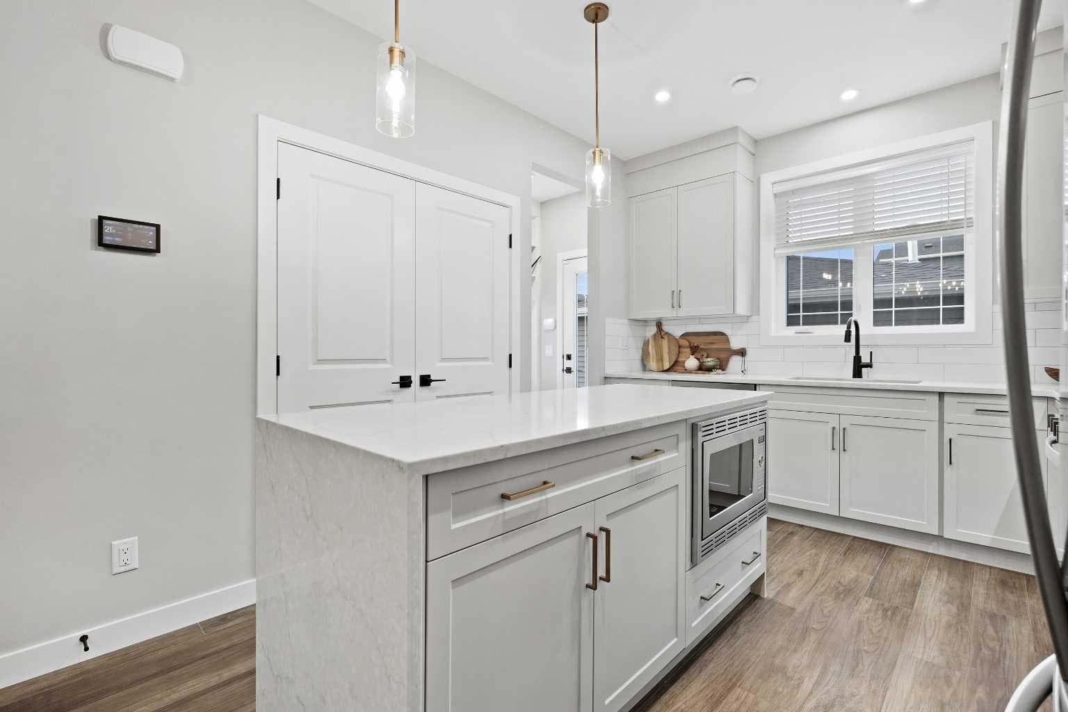98 Ambleridge Avenue NW — photo 4