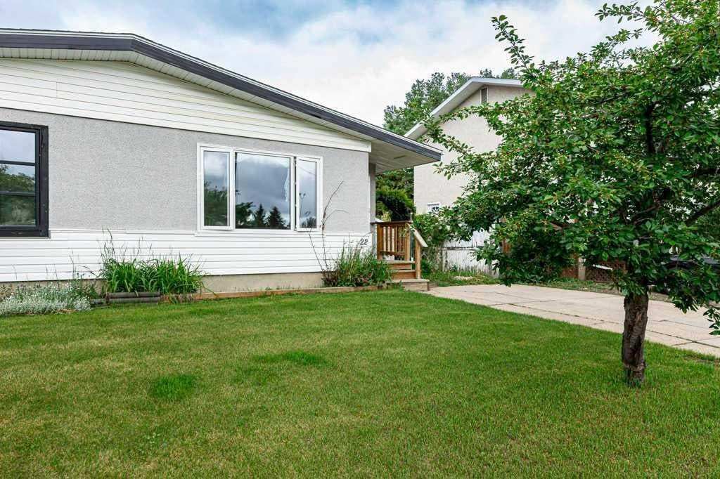 22 McIntosh Avenue — photo 2