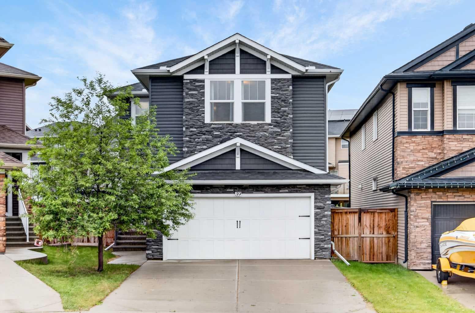 39 Nolanfield Crescent NW — photo 1