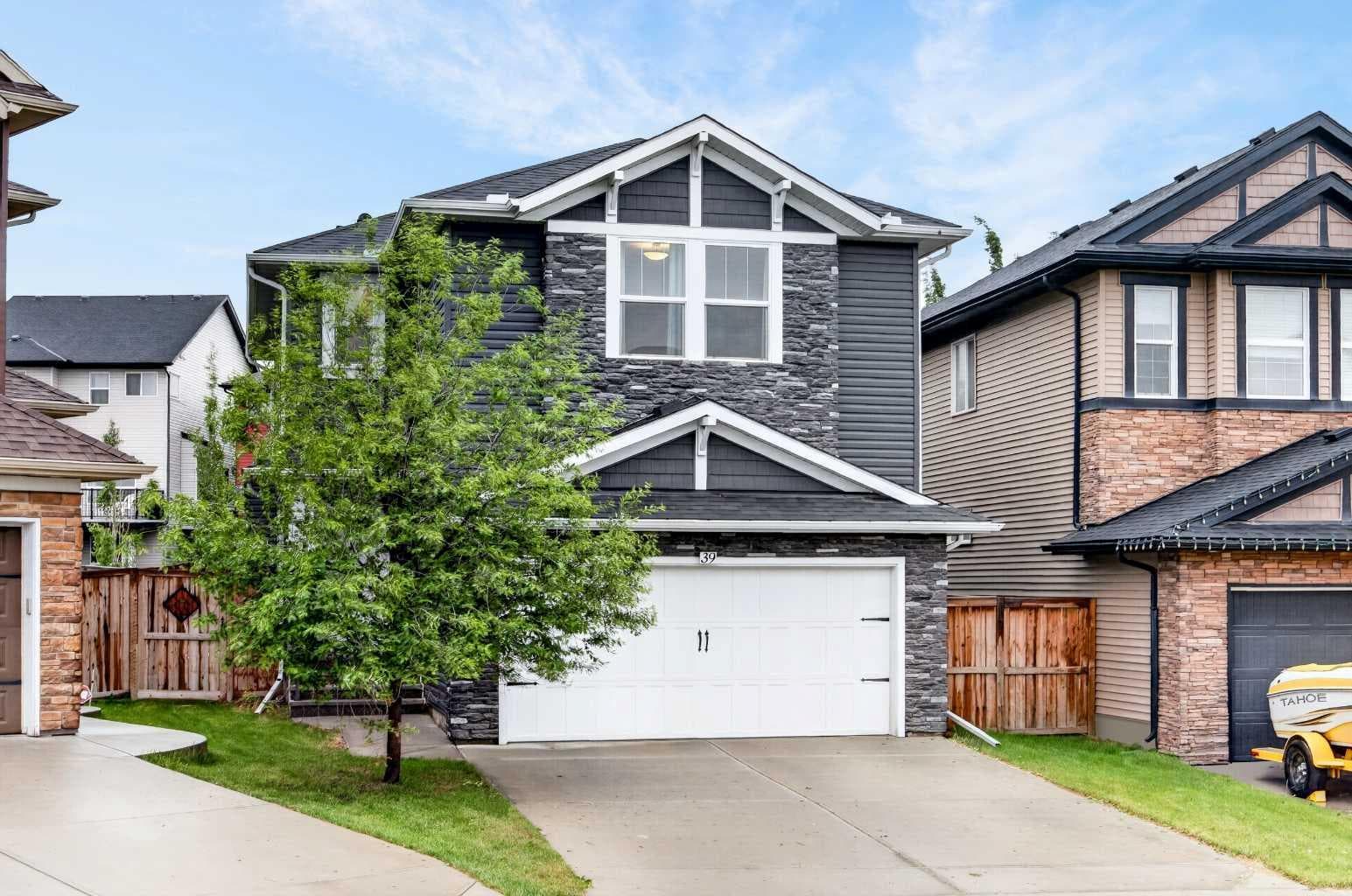39 Nolanfield Crescent NW — photo 2
