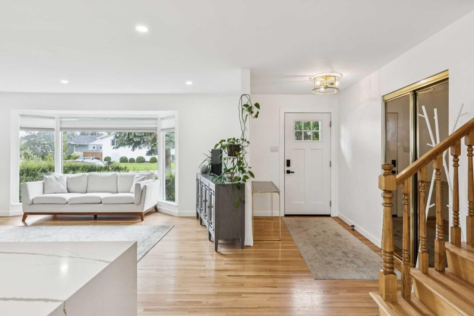 10719 Mapleglen Crescent SE — photo 3