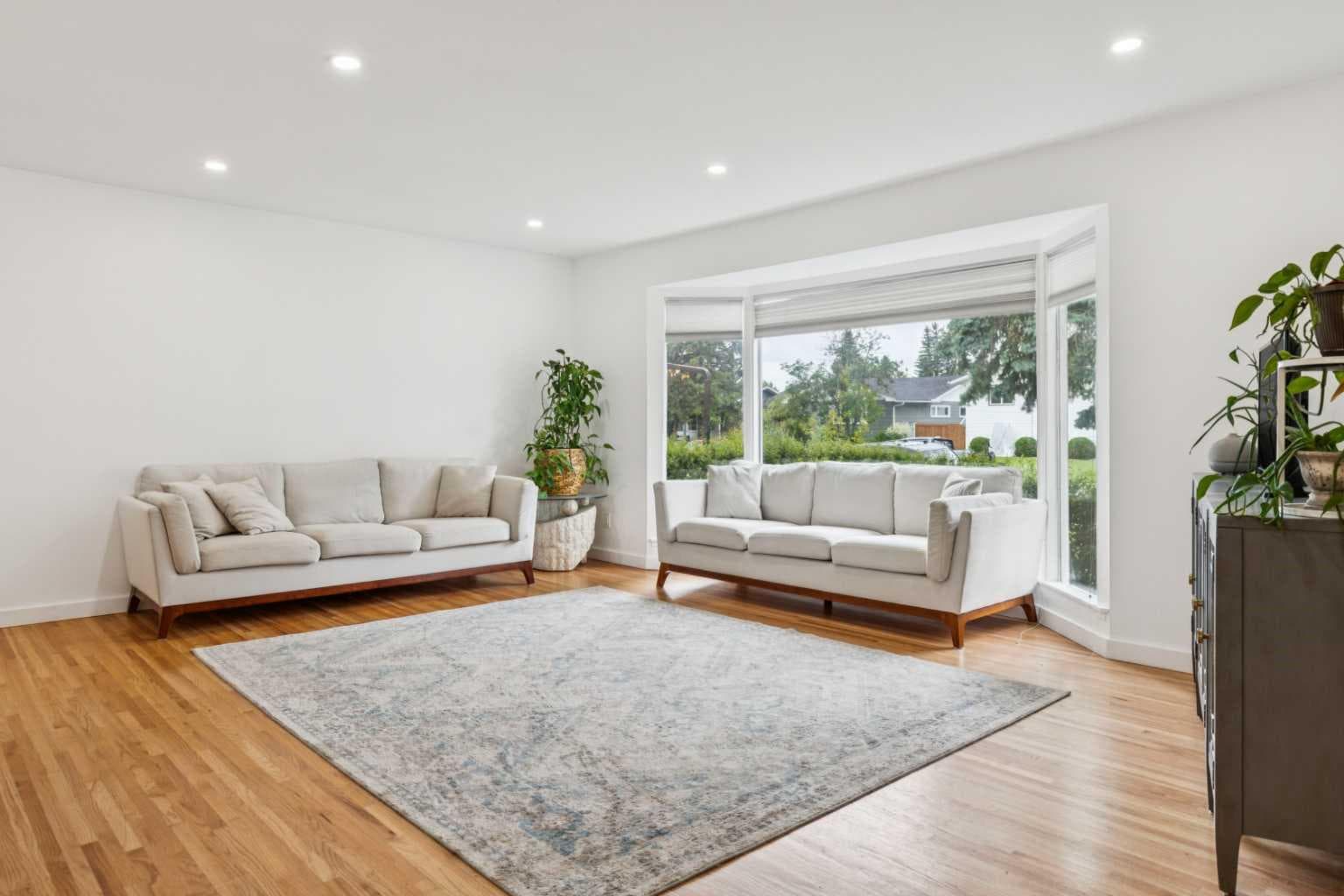 10719 Mapleglen Crescent SE — photo 4