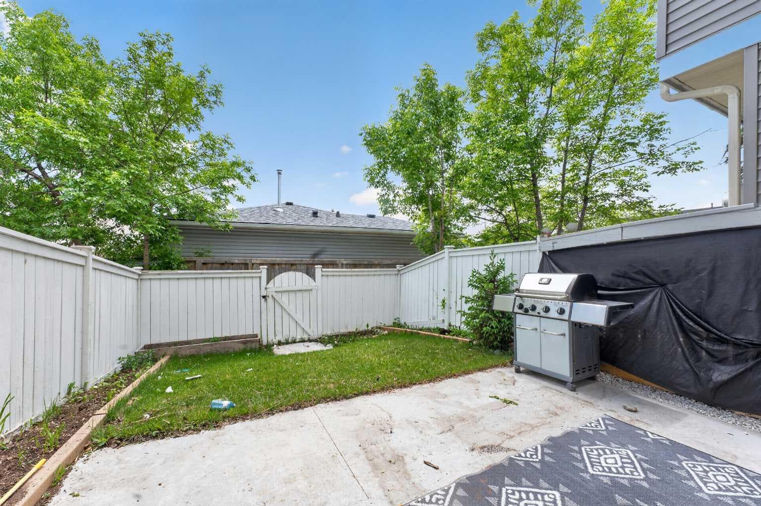 10 Falconer Terrace NE — photo 4