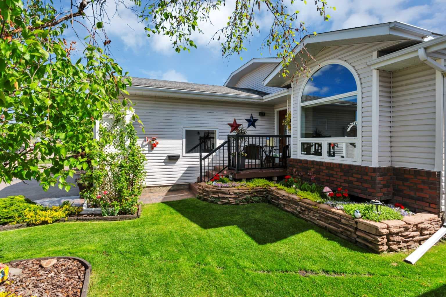 19 Donnelly Crescent — photo 3