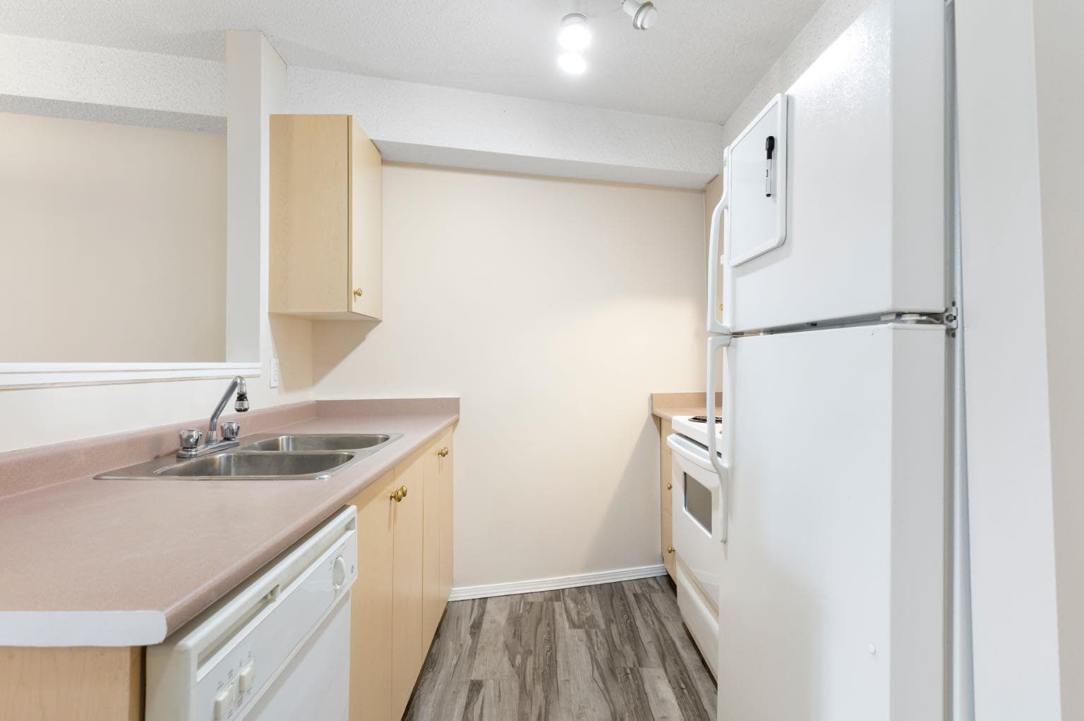 3111, 1620 70 Street SE — photo 5
