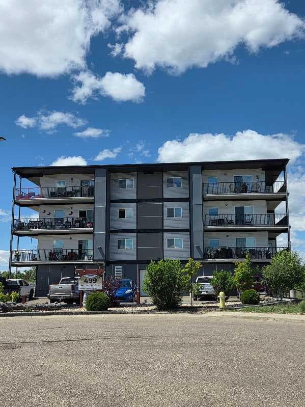 201, 499 Meadow Lake Court E — photo 1