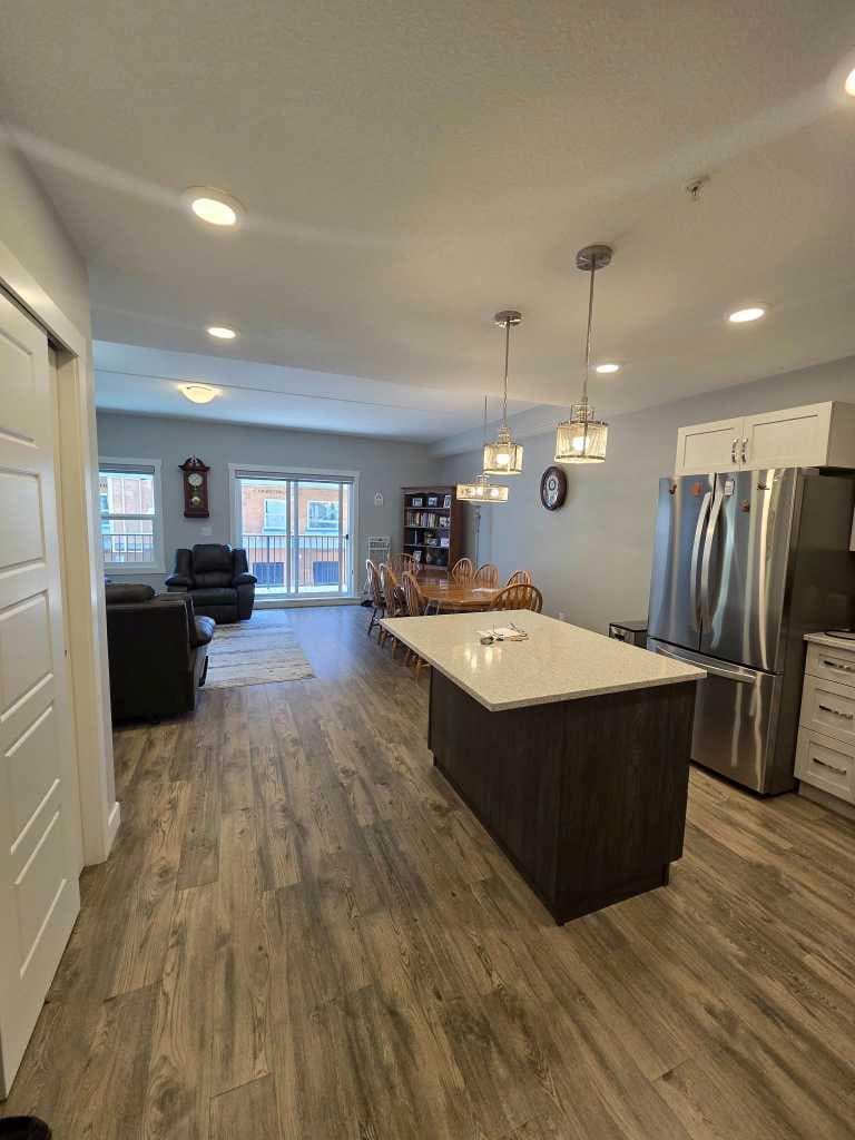 201, 499 Meadow Lake Court E — photo 3