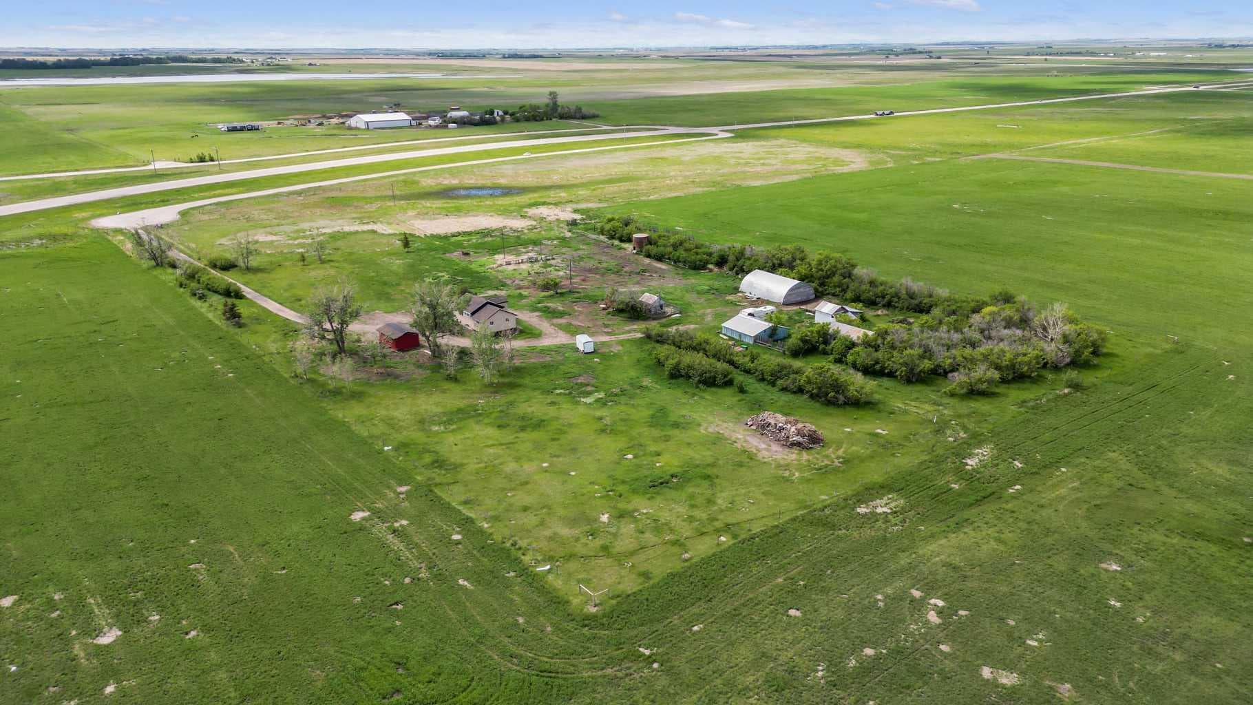 263080 Township Road 270A — photo 2