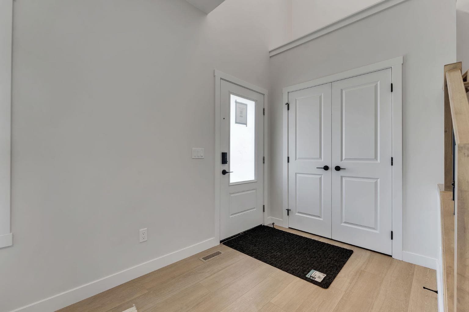 319 Fireside Drive — photo 2