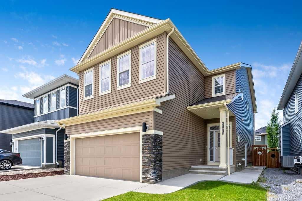 435 Evansglen Drive NW — photo 1