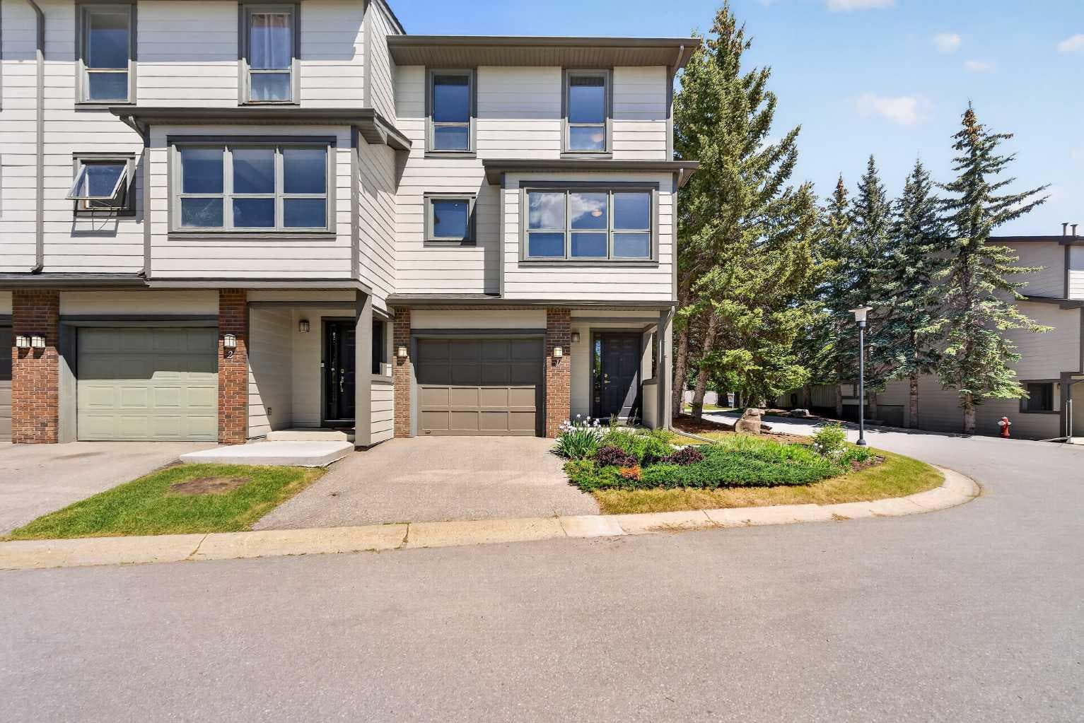 1, 185 Woodridge Drive SW — photo 3