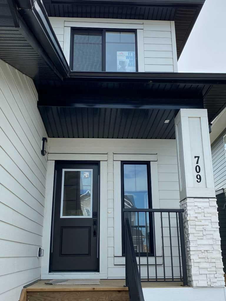 709 MANDALAY Avenue NW — photo 2
